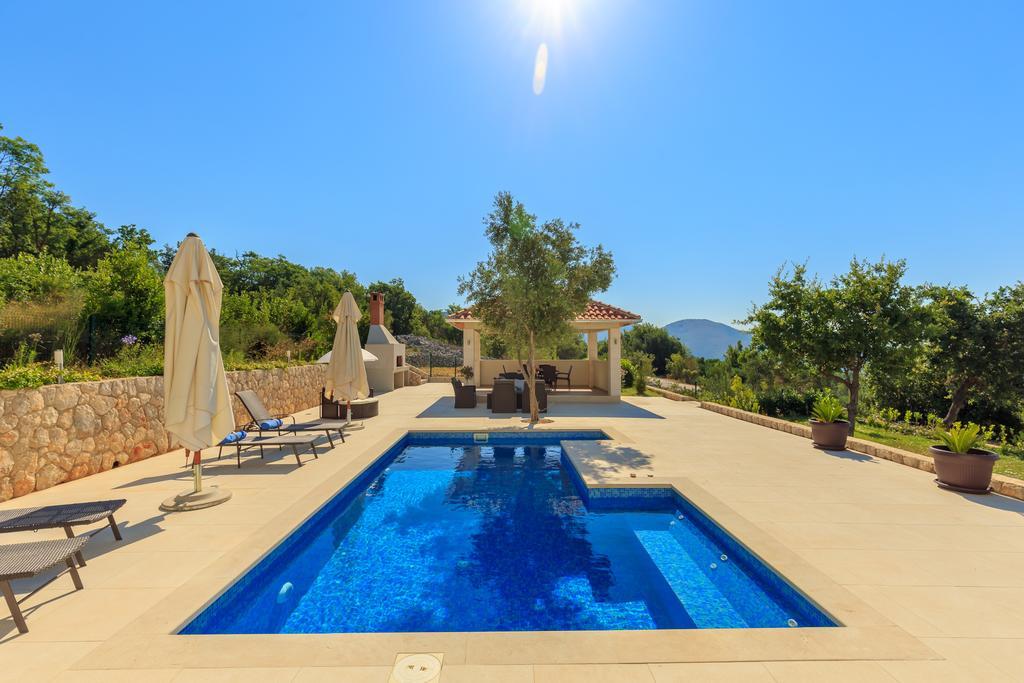 Hedera Estate, Villa Hedera VII Затон Экстерьер фото